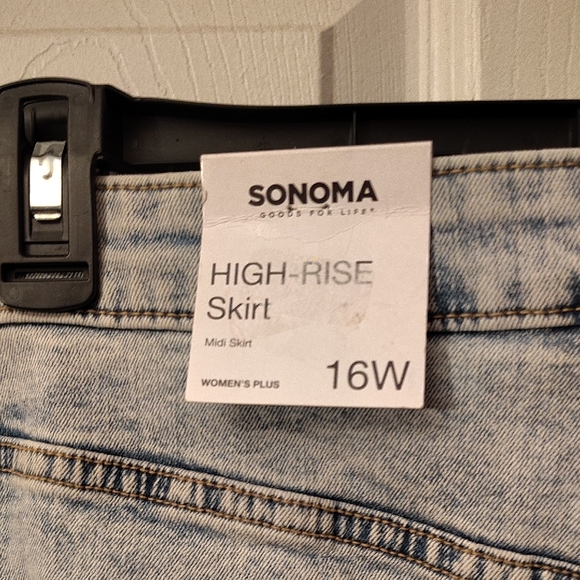 Sonoma Light Wash Denim Skirt with Button Detail - Picture 5 of 6